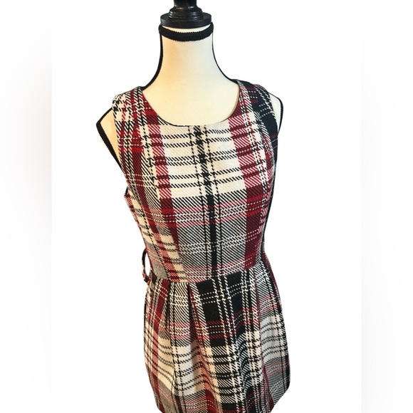 Forever 21 Red and Black Plaid Midi Dress ** missing belt** - Picture 4 of 6